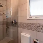 Amazing 2 Bedroom Location דירה *