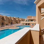 Amazing 2 Bedroom Location אדחה