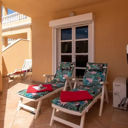 Amazing 2 Bedroom Location * אדחה