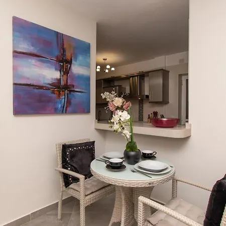 Διαμέρισμα Amazing 2 Bedroom Location